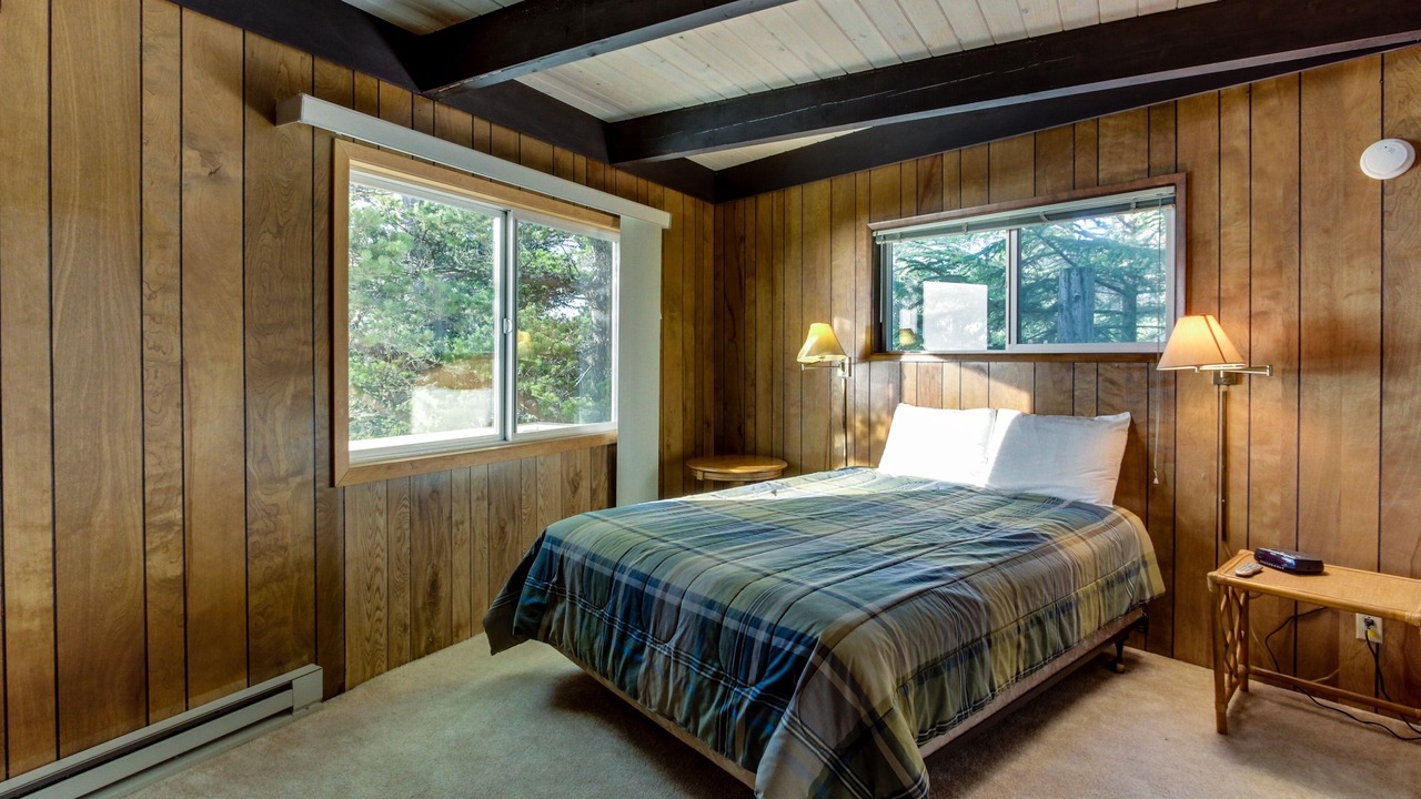 Photo of Bedroom in Otter Rock