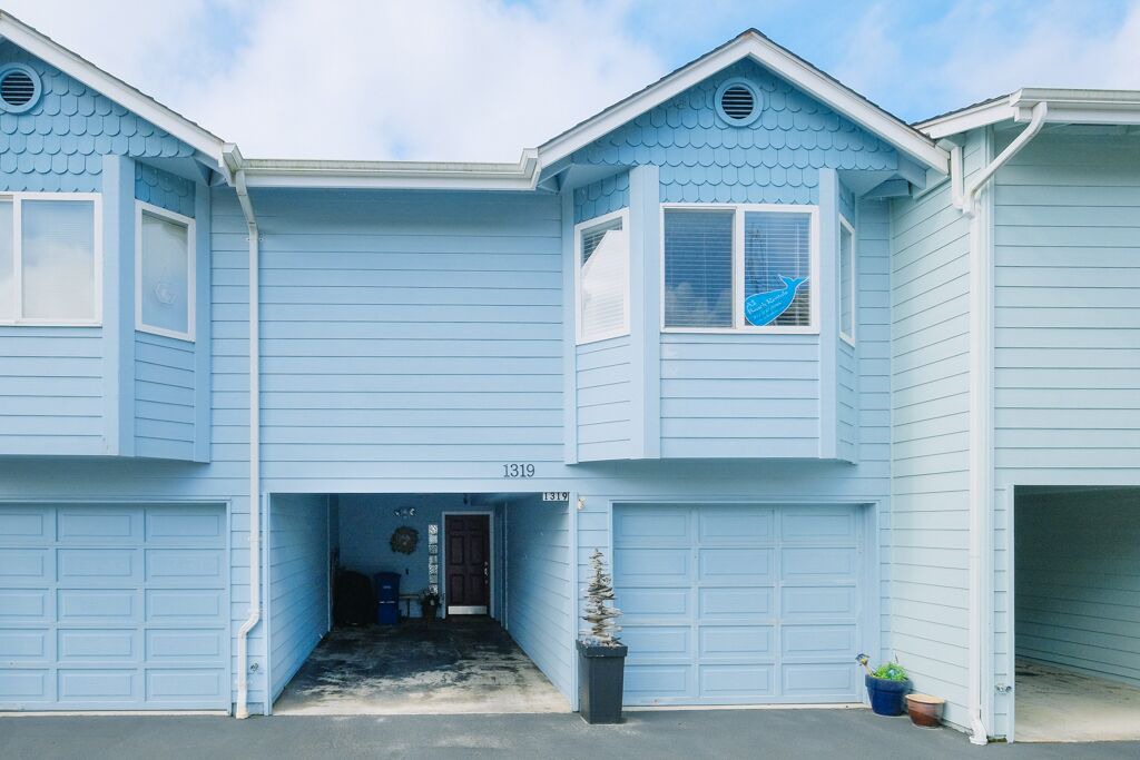 Photo of Others in Lincoln City