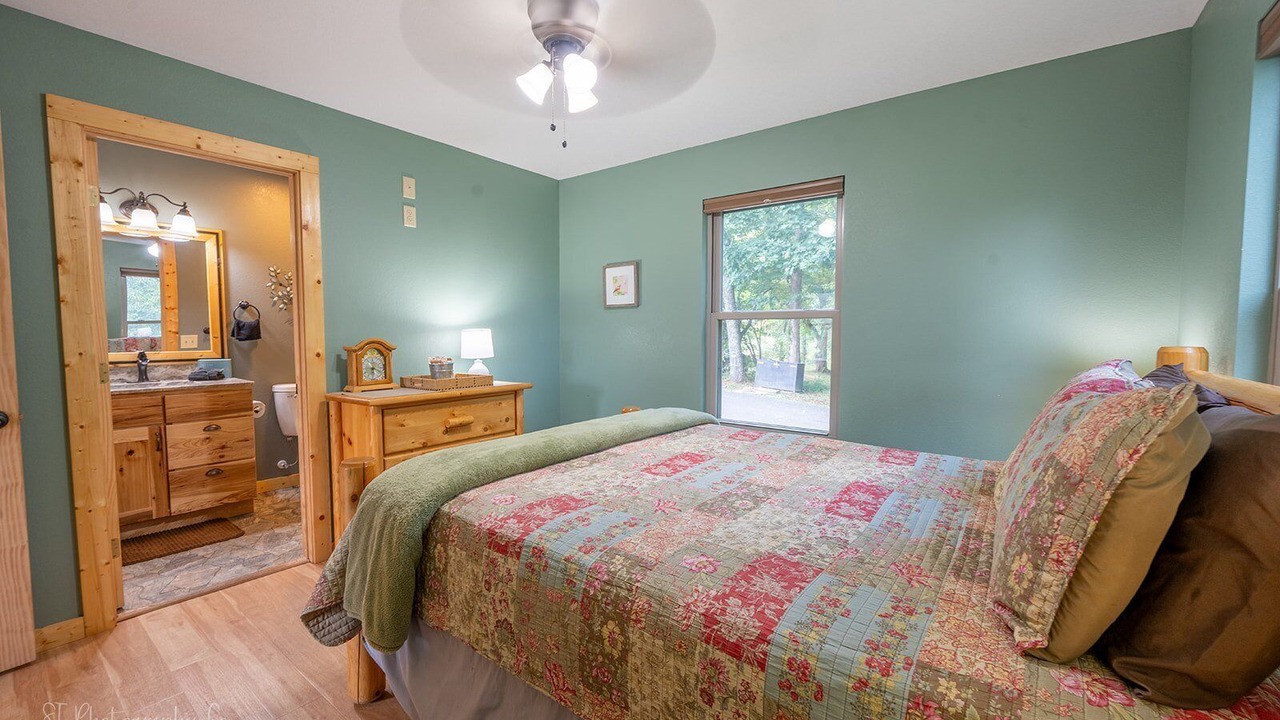 Photo of Bedroom in Wears Valley
