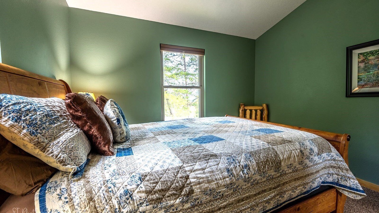 Photo of Bedroom in Wears Valley