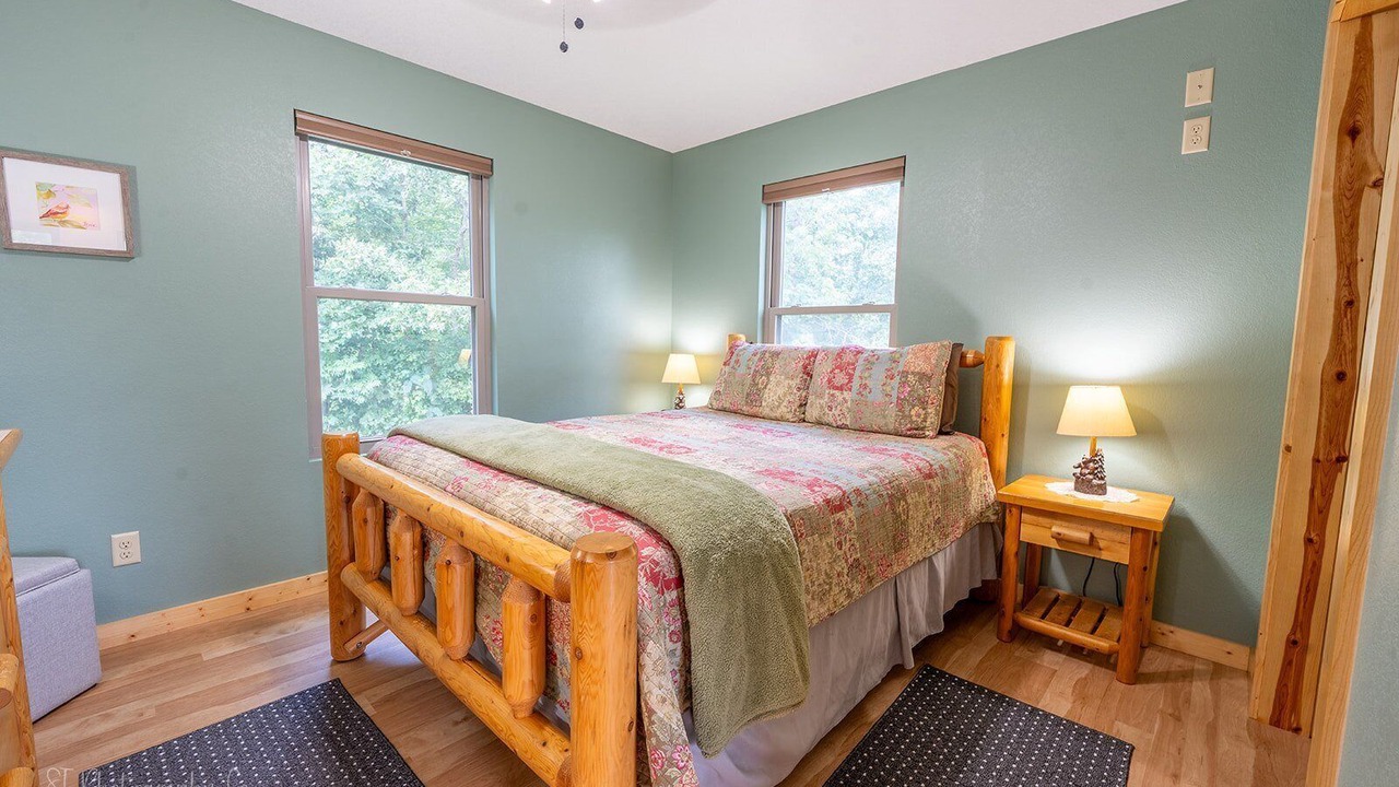 Photo of Bedroom in Wears Valley