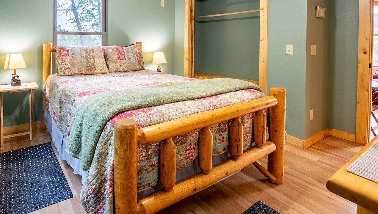 Photo of Bedroom in Wears Valley
