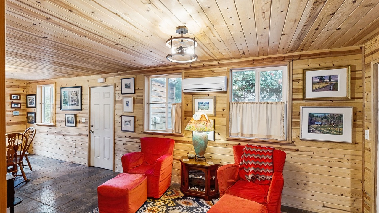 Photo of Livingroom in Otter Rock