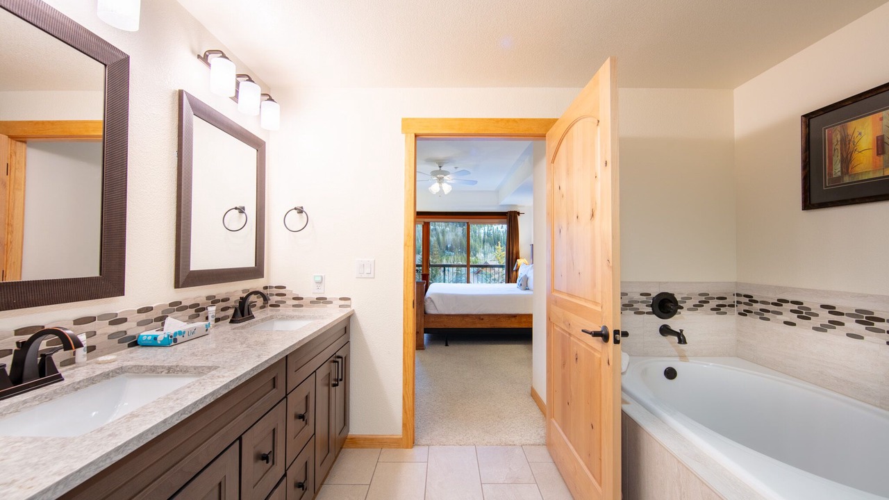 Photo of Bathroom in Mountain House