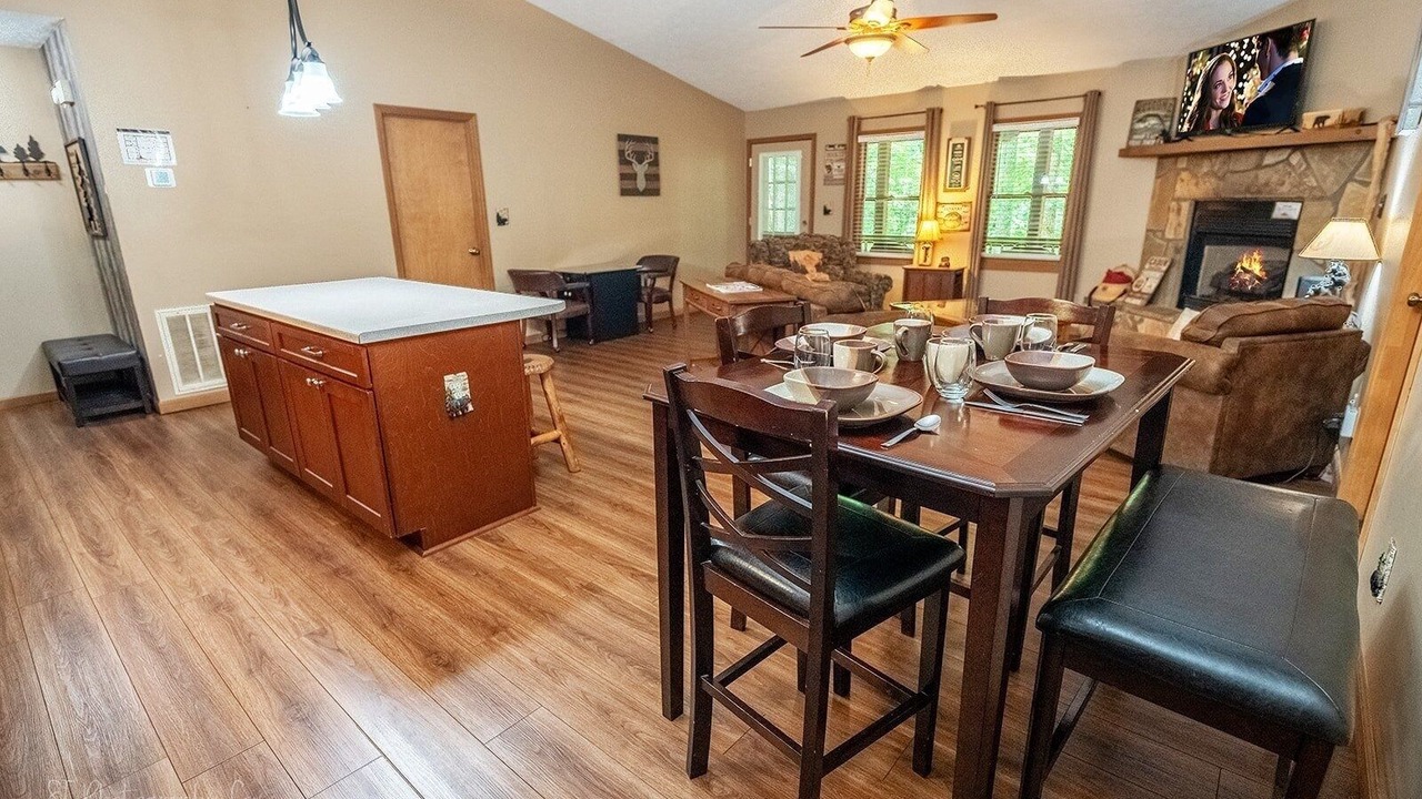 Photo of Bedroom in Wears Valley