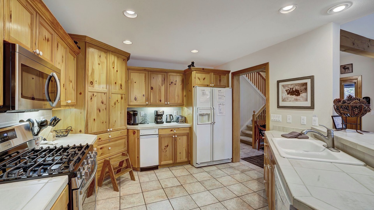 Photo of Kitchen in Peak 8
