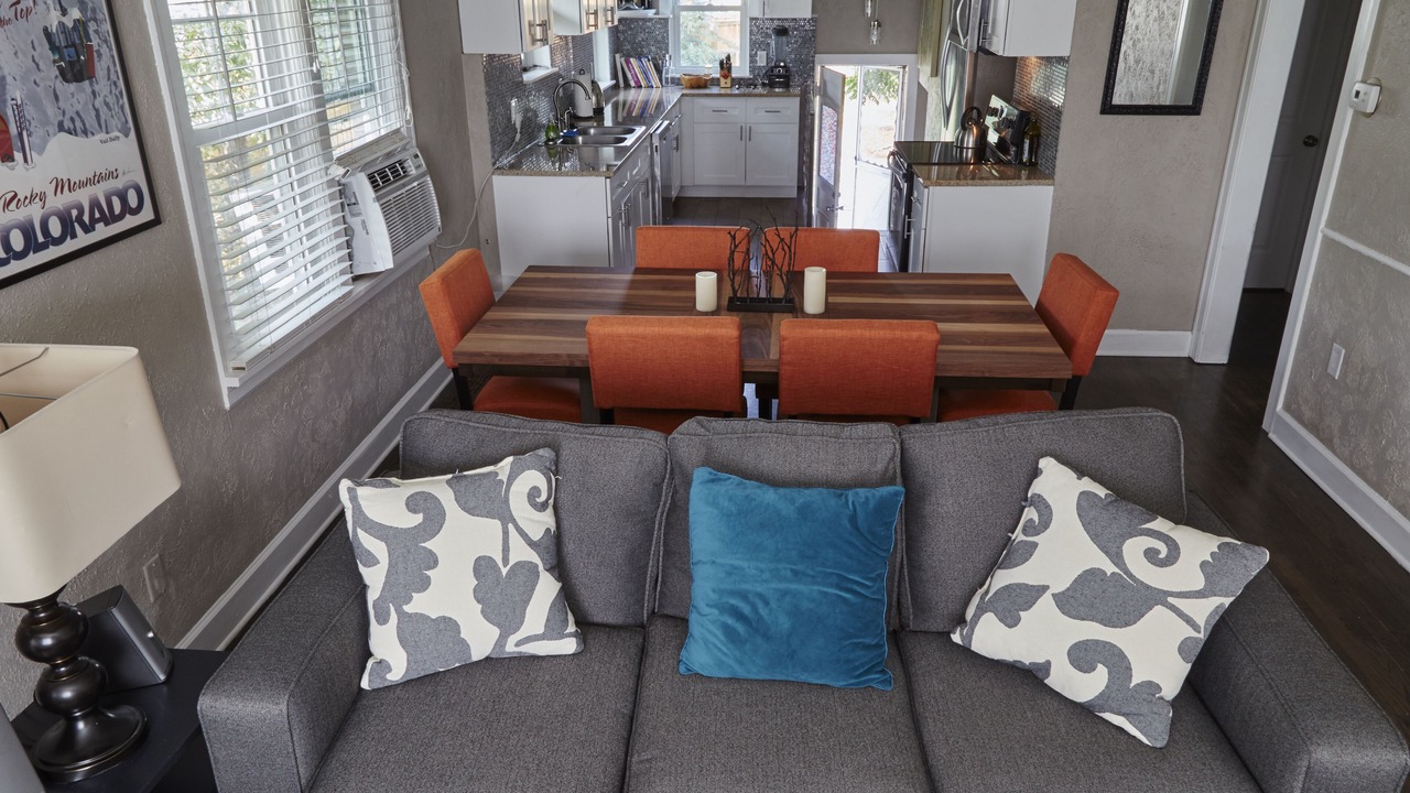 Photo of Livingroom in Edgewater
