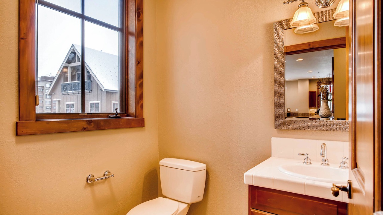 Photo of Bedroom in Peak 9