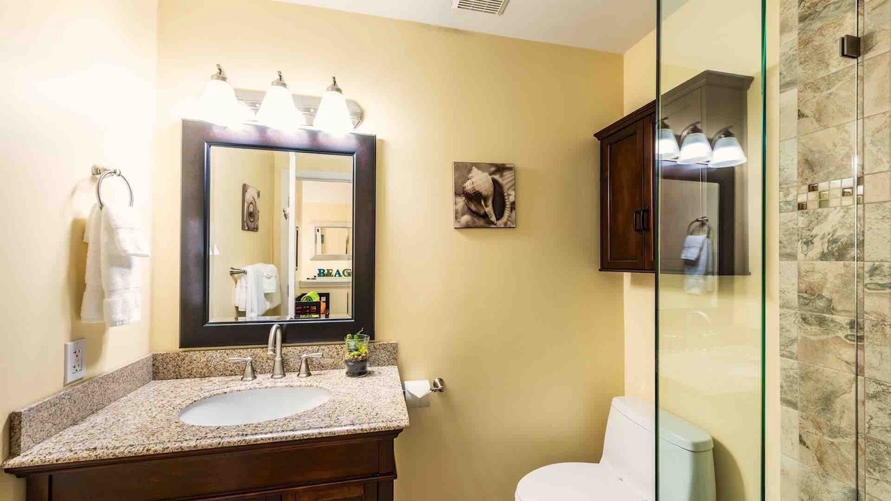 Photo of Bathroom in Truman Annex