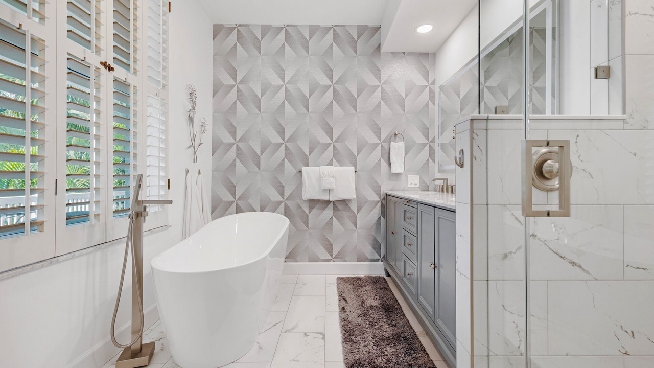 Photo of Bathroom in Truman Annex