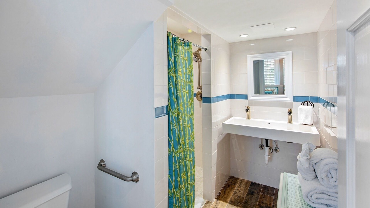 Photo of Bathroom in Truman Annex