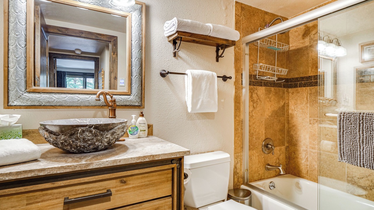 Photo of Bathroom in Peak 9