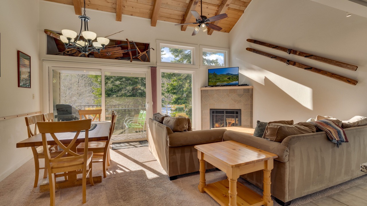 Photo of Livingroom in Carnelian Woods