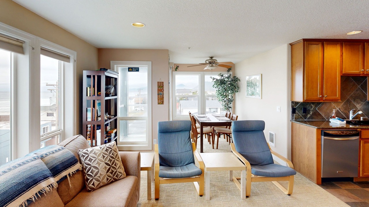 Photo of Livingroom in Rockaway Beach