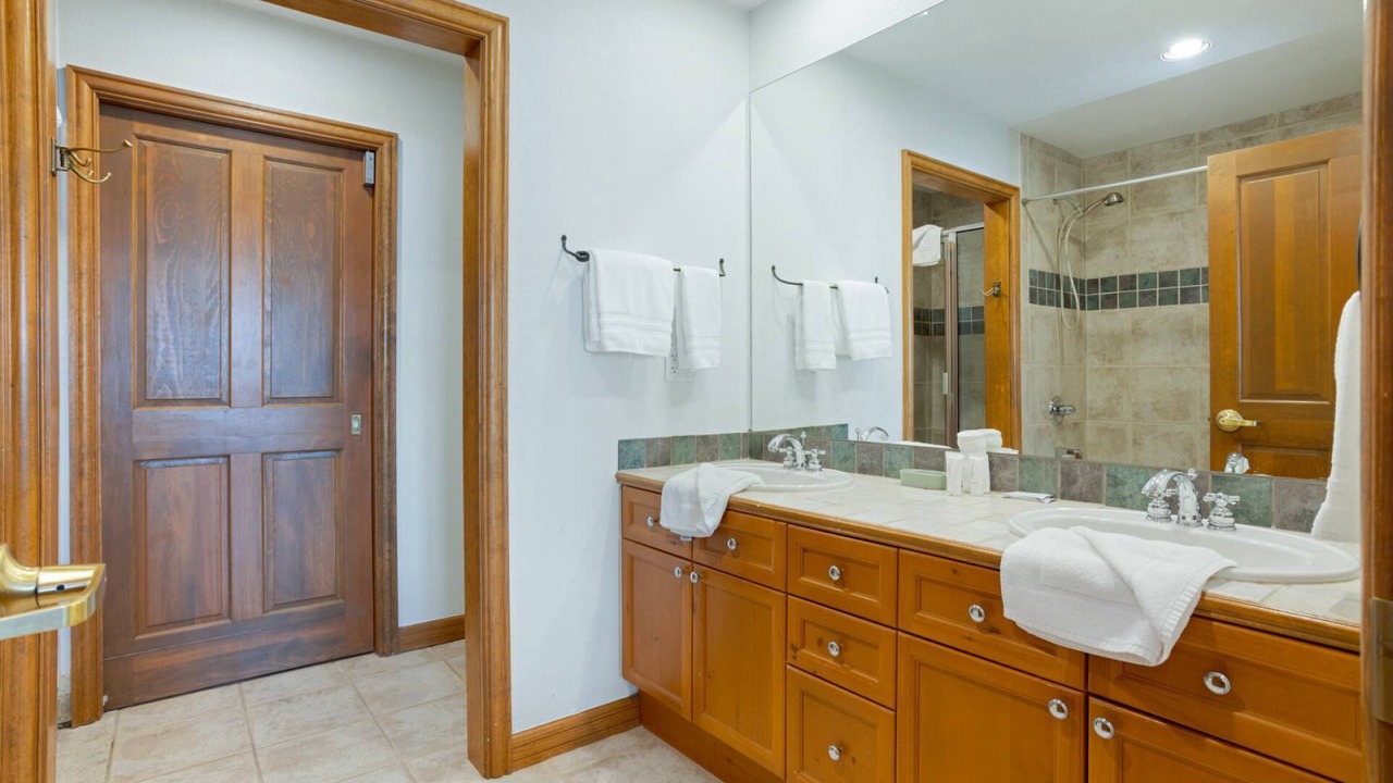 Photo of Bedroom in Avon