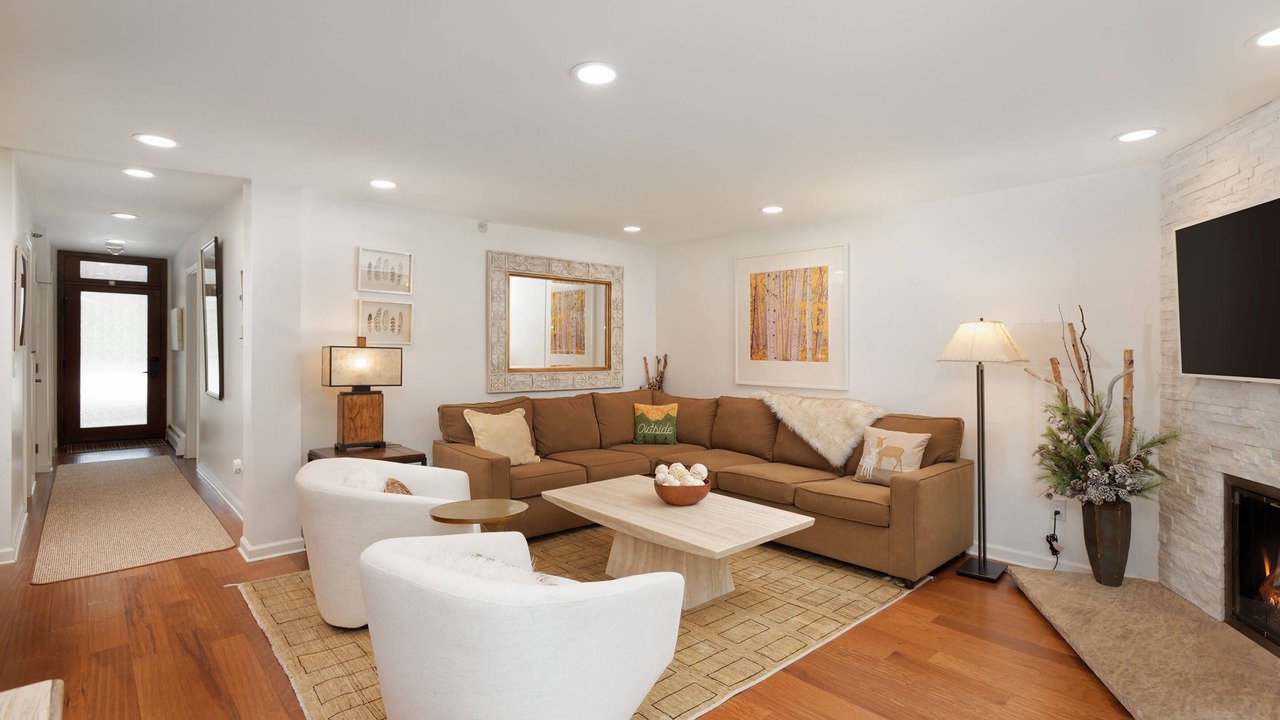 Photo of Livingroom in Aspen