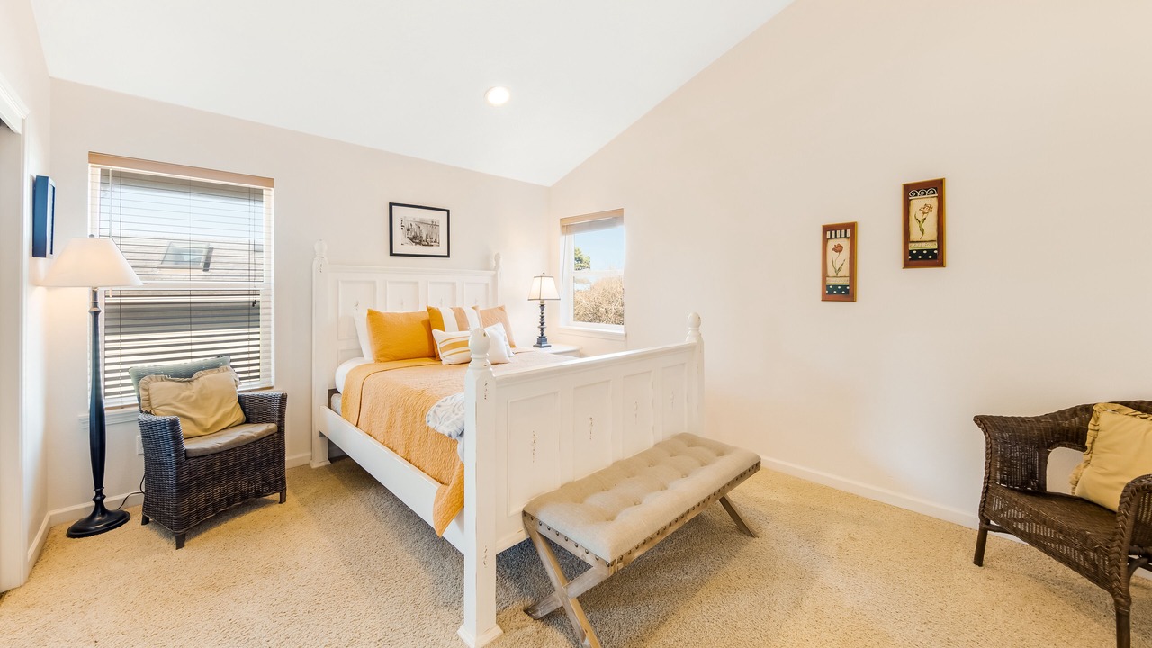 Photo of Bedroom in Agate Beach