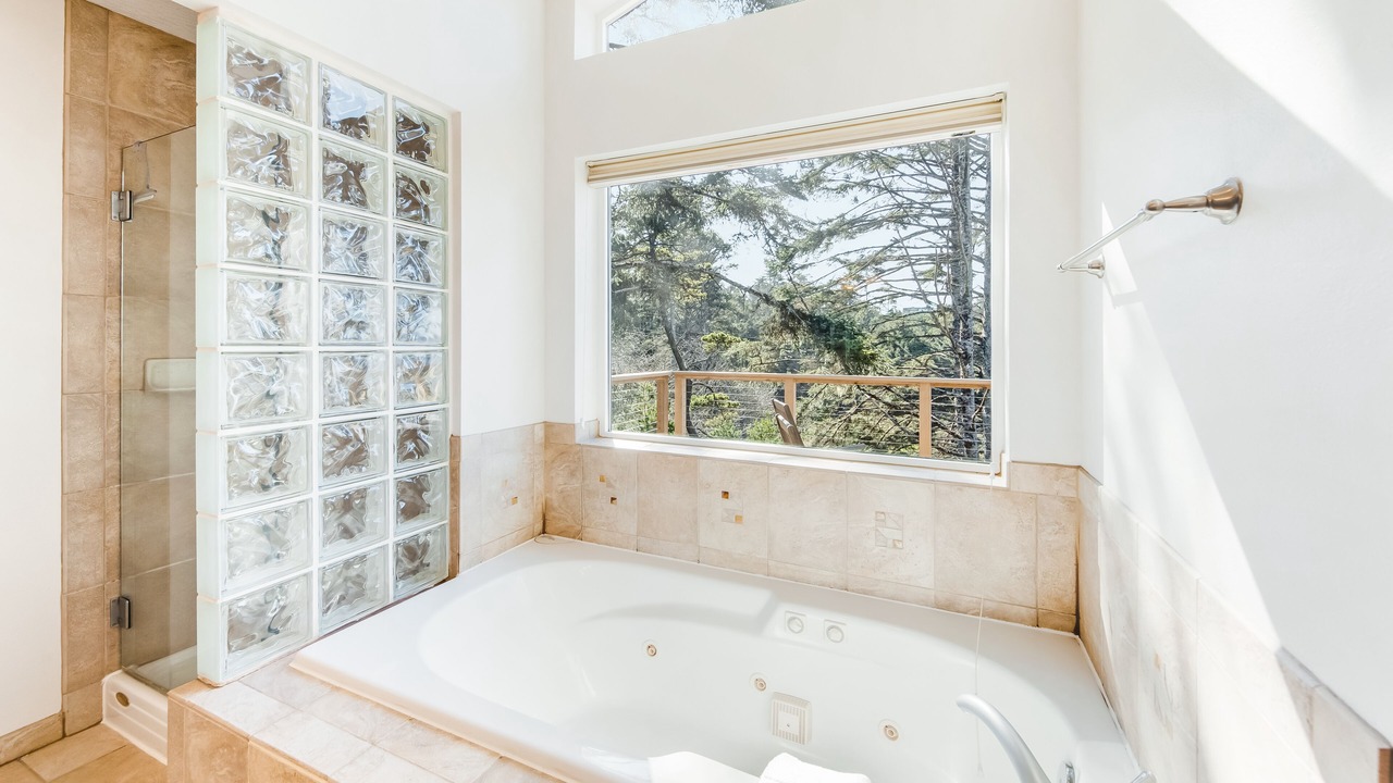 Photo of Bathroom in Agate Beach