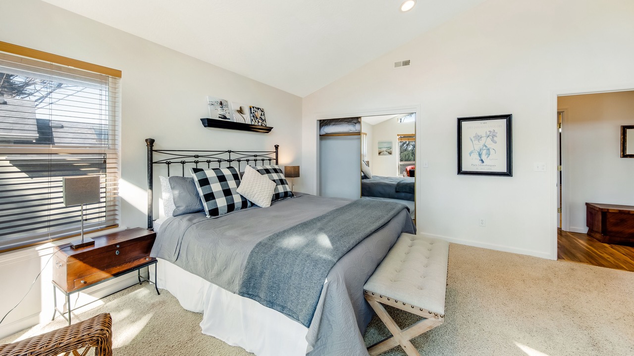Photo of Bedroom in Agate Beach