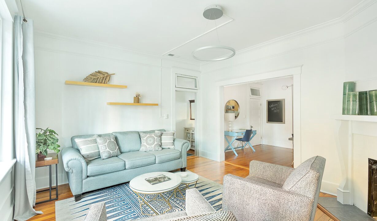 Photo of Livingroom in Historic District - North
