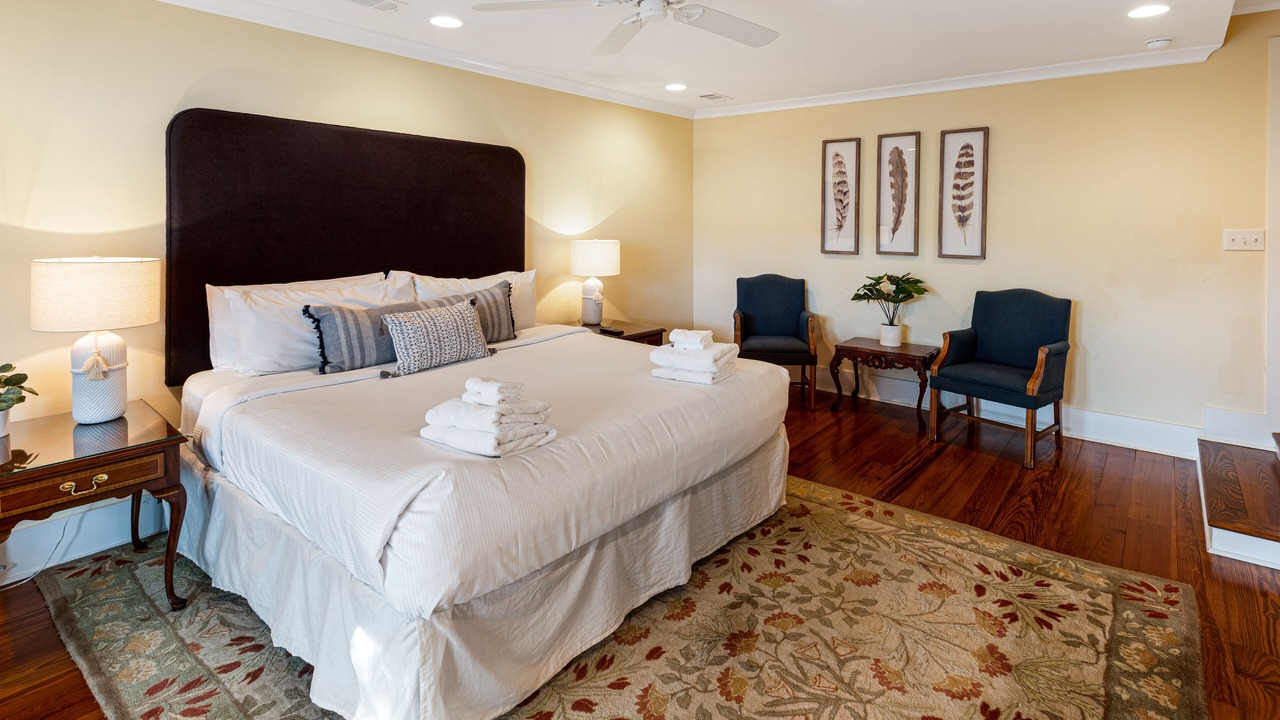 Photo of Bedroom in Historic District - North