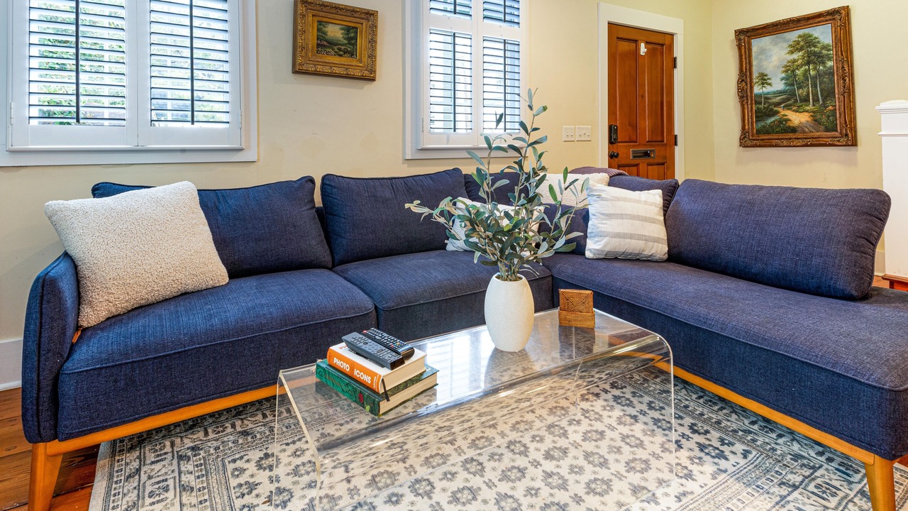 Photo of Livingroom in Historic District - North