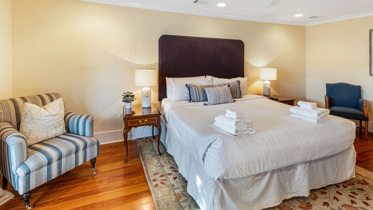 Photo of Bedroom in Historic District - North