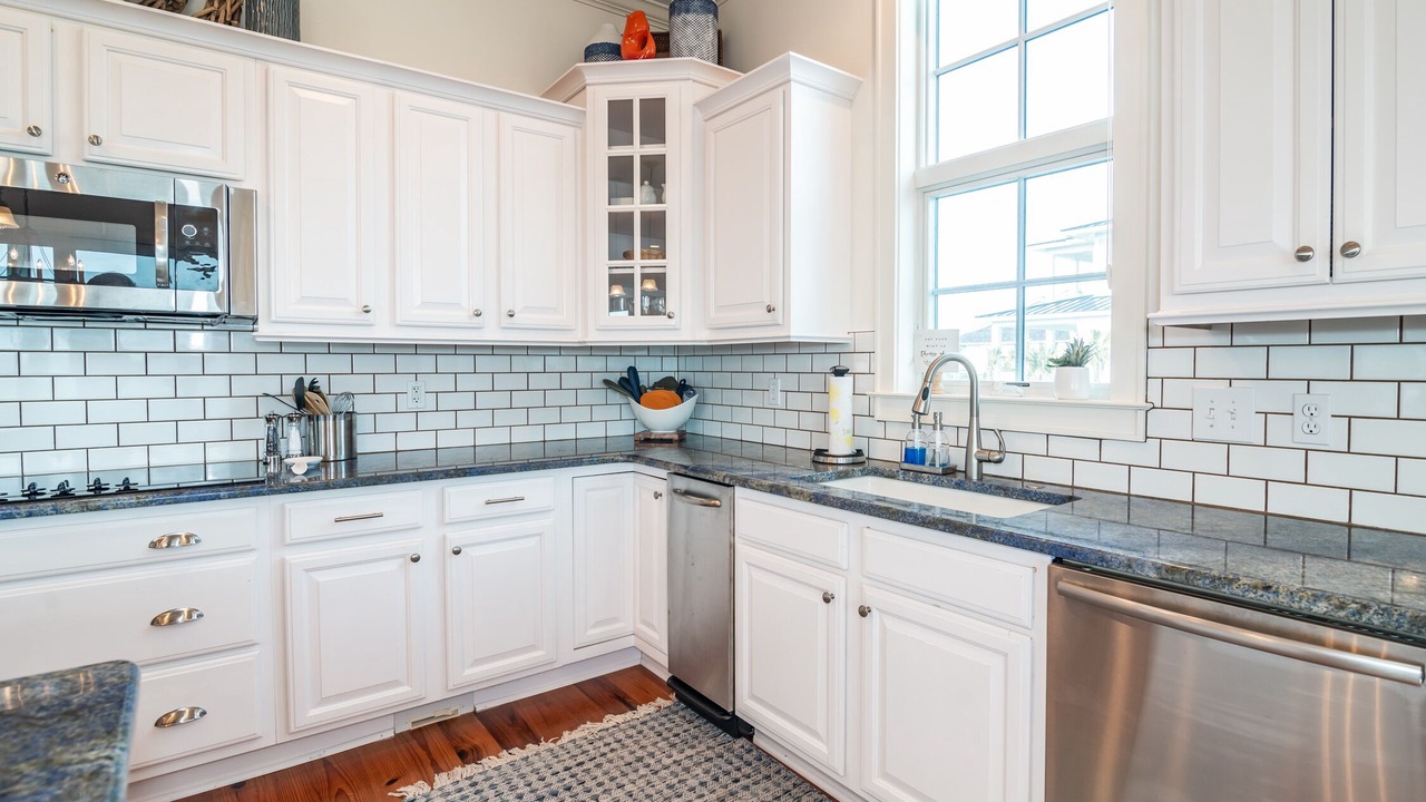 Photo of Kitchen in Debordieu Colony
