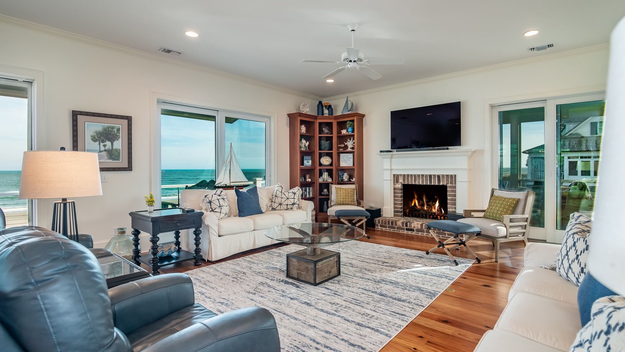 Photo of Livingroom in Debordieu Colony