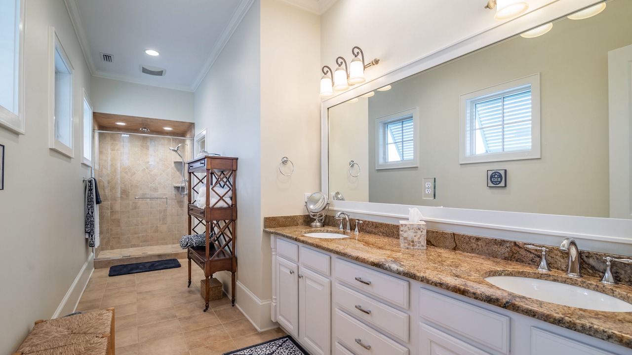 Photo of Bathroom in Debordieu Colony
