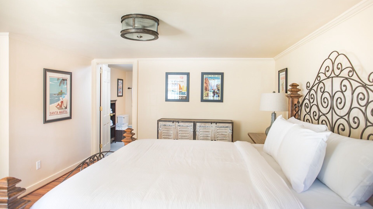Photo of Bedroom in Historic District - North