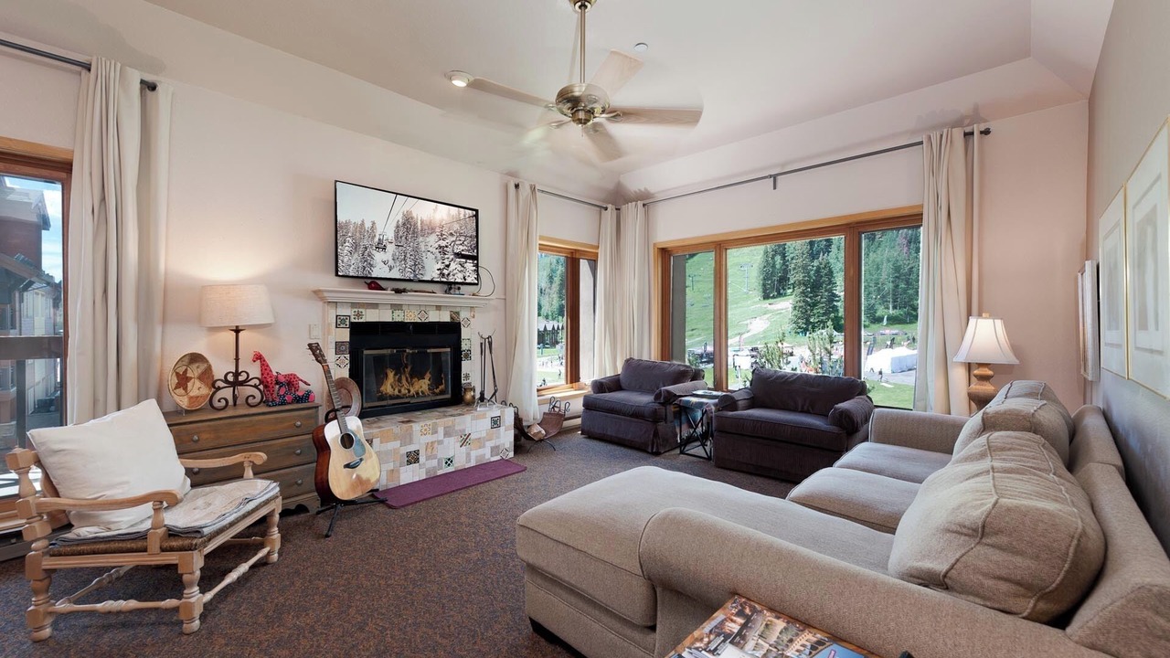 Photo of Livingroom in Purgatory