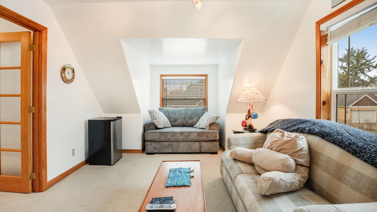 Photo of Livingroom in Rockaway Beach