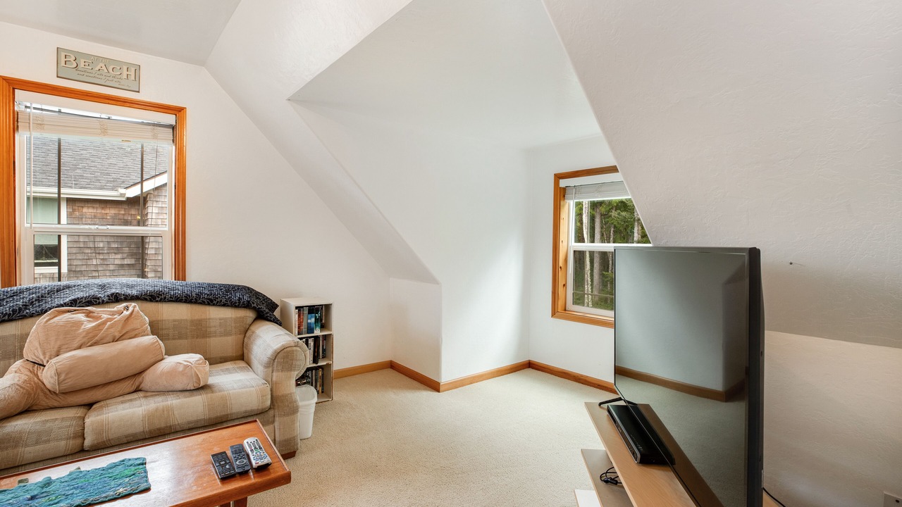 Photo of Livingroom in Rockaway Beach