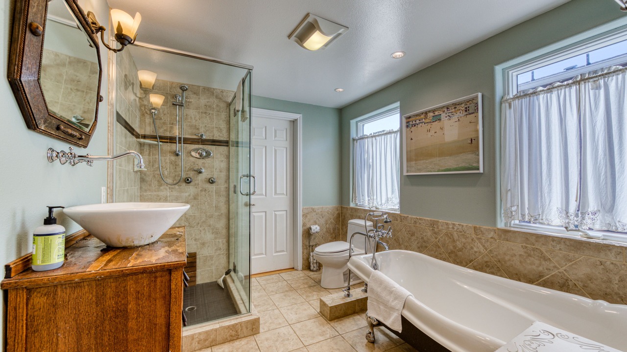 Photo of Bathroom in Rockaway Beach