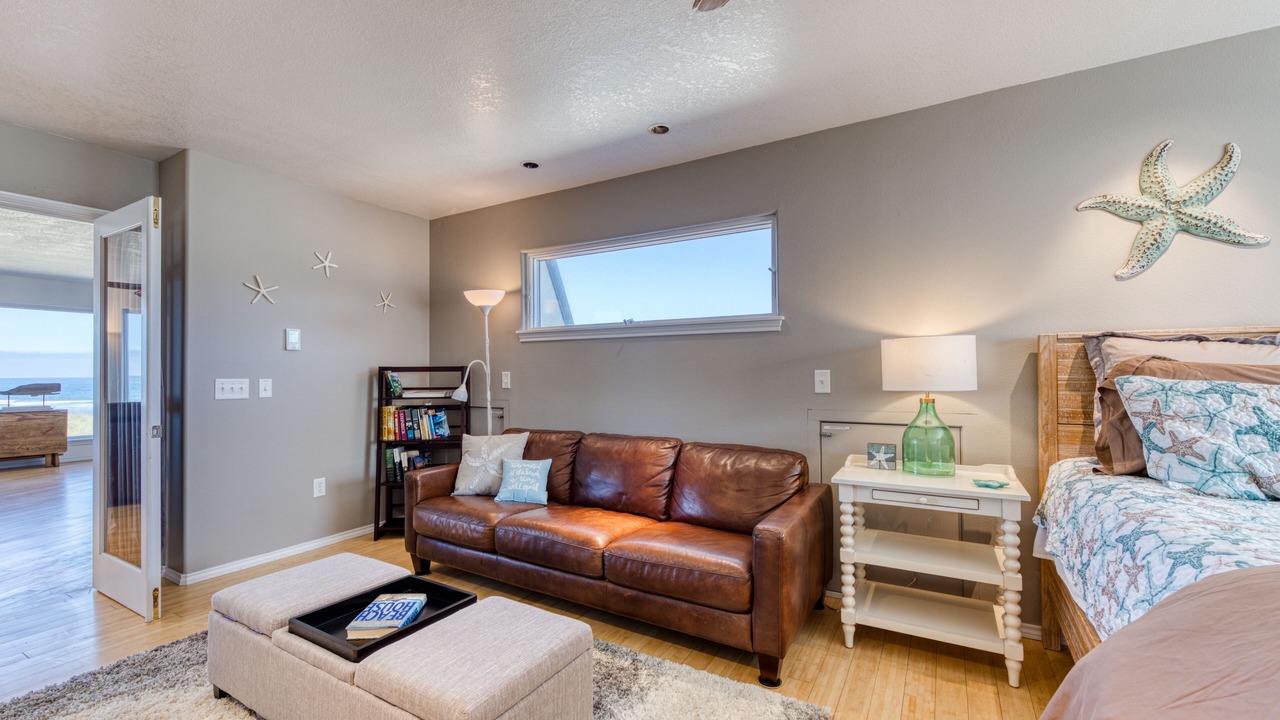 Photo of Bedroom in Rockaway Beach