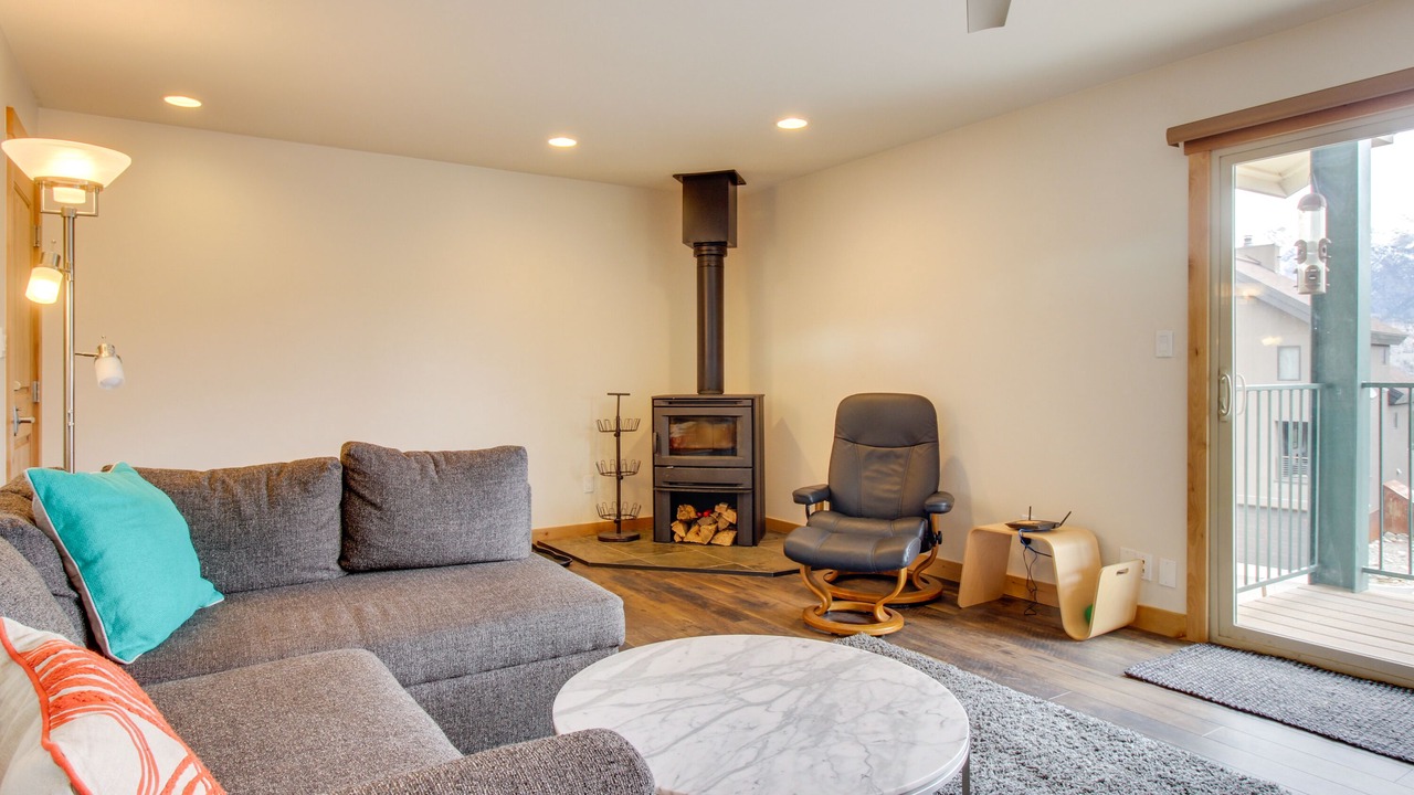 Photo of Livingroom in Purgatory
