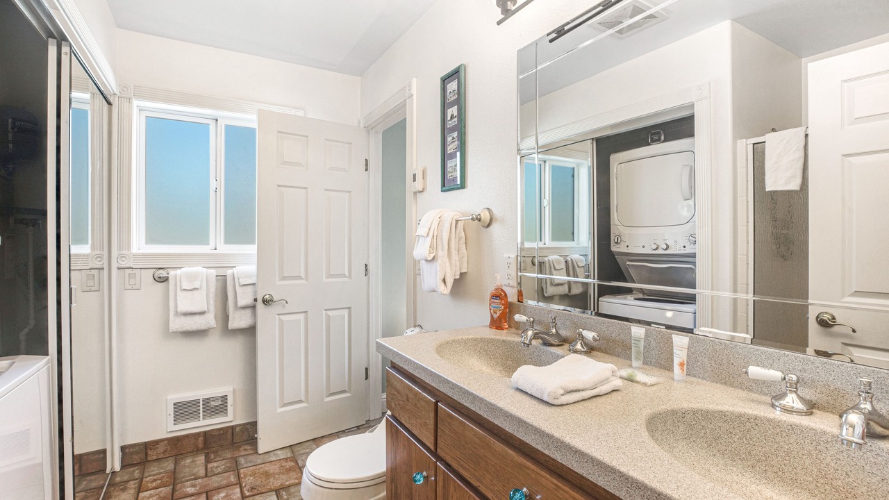 Photo of Bathroom in Rockaway Beach