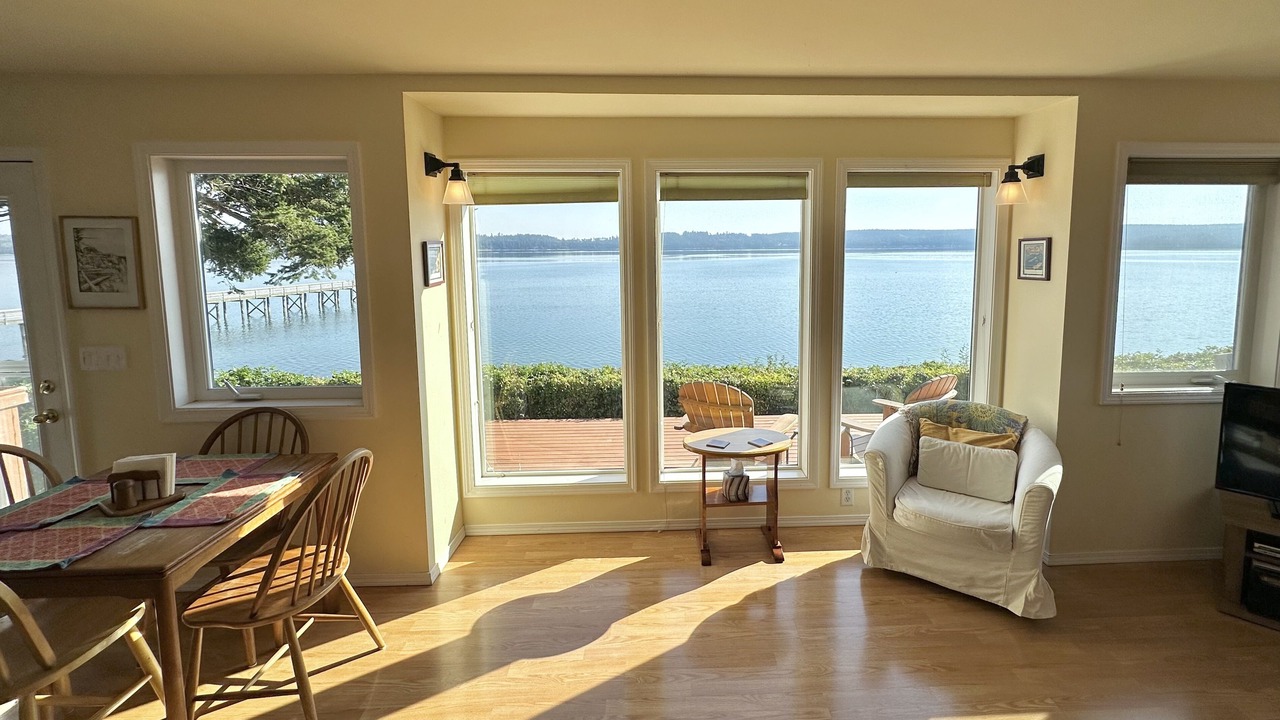 Photo of Bedroom in Oak Harbor