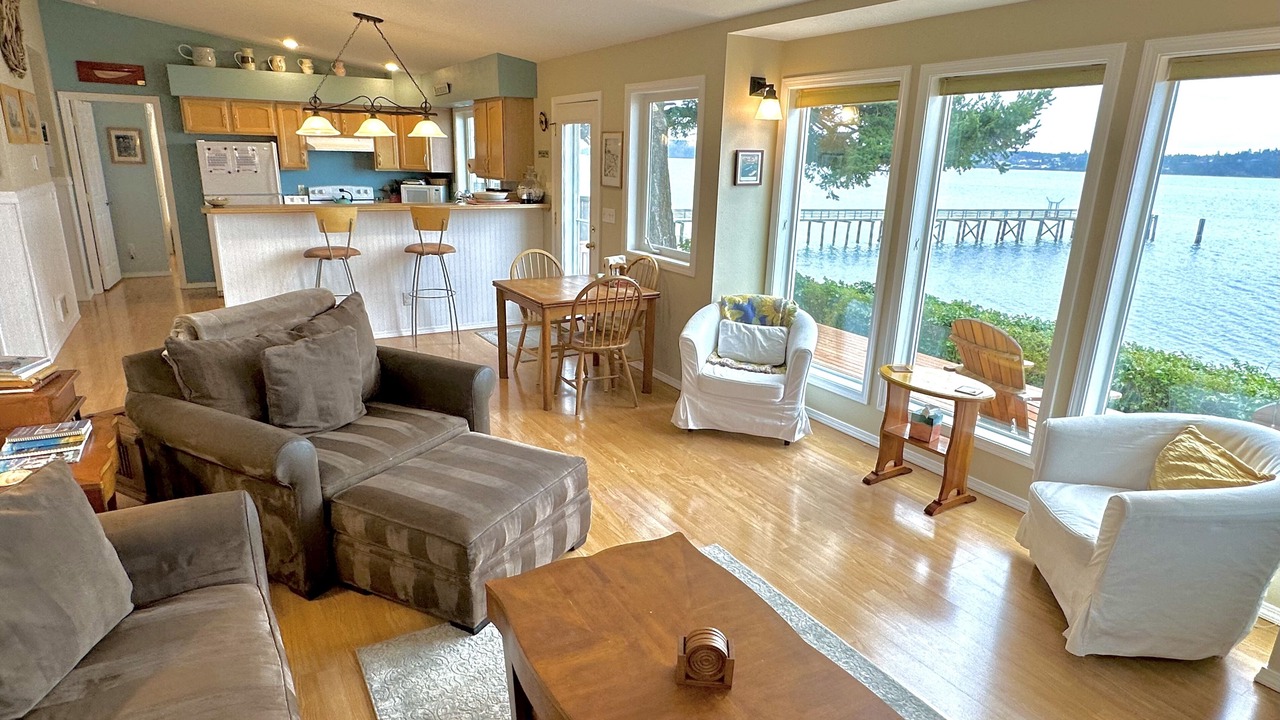 Photo of Bedroom in Oak Harbor