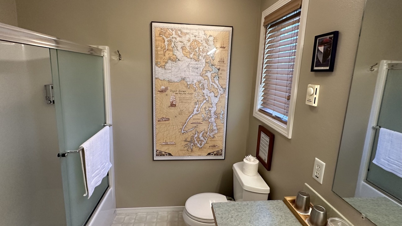 Photo of Bathroom in Oak Harbor