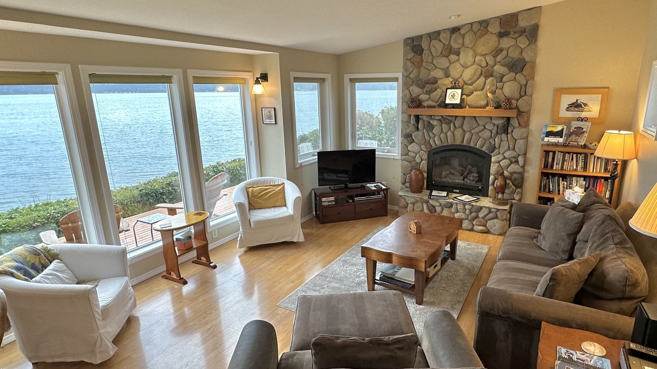 Photo of Livingroom in Oak Harbor
