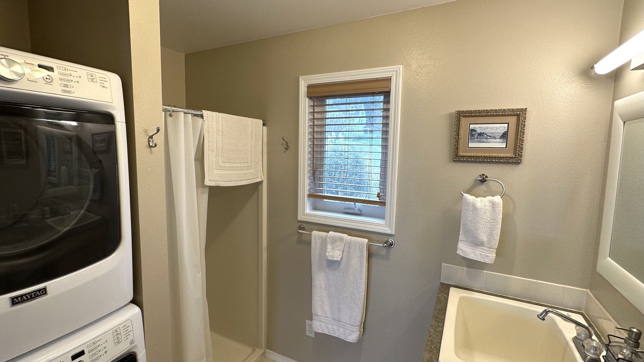 Photo of Bathroom in Oak Harbor