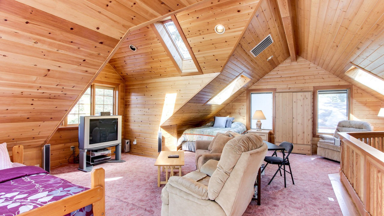 Photo of Bedroom in Downtown Cannon Beach