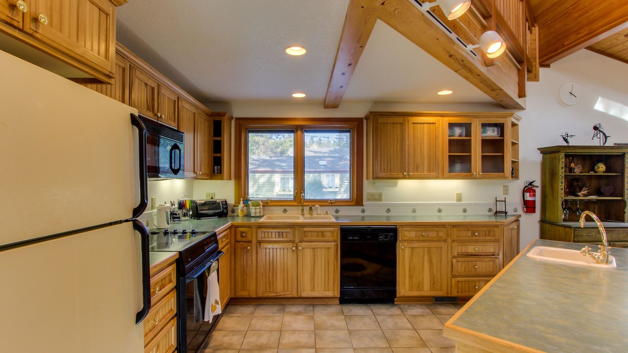 Photo of Kitchen in Downtown Cannon Beach