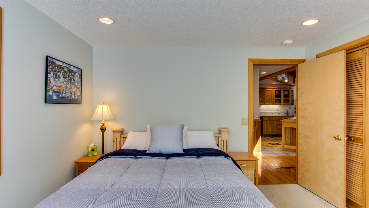 Photo of Bedroom in Downtown Cannon Beach