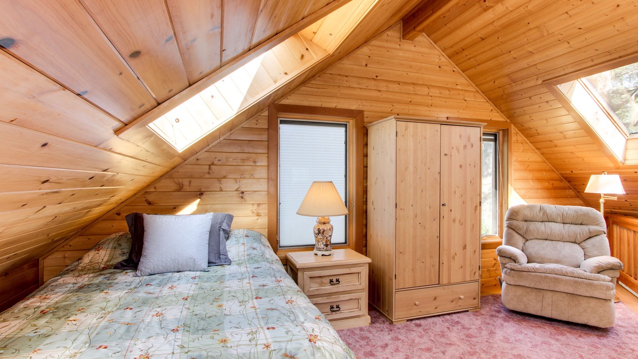Photo of Bedroom in Downtown Cannon Beach
