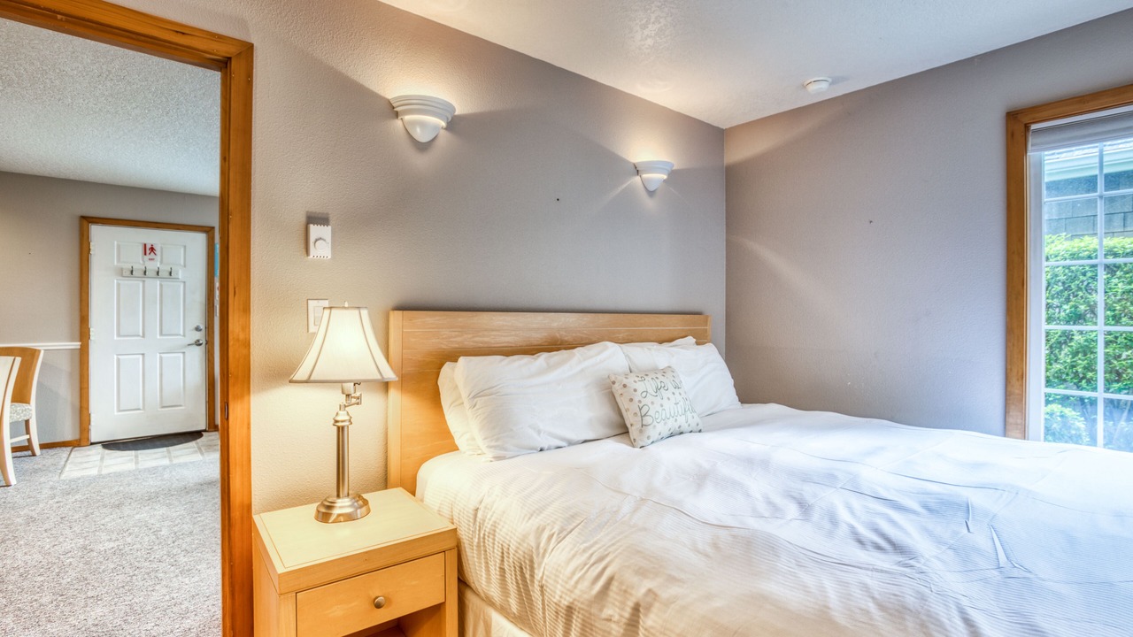 Photo of Bedroom in Downtown Cannon Beach