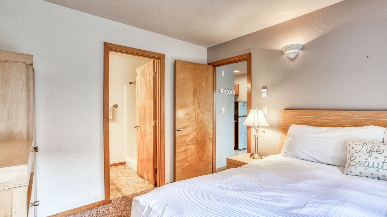 Photo of Bedroom in Downtown Cannon Beach