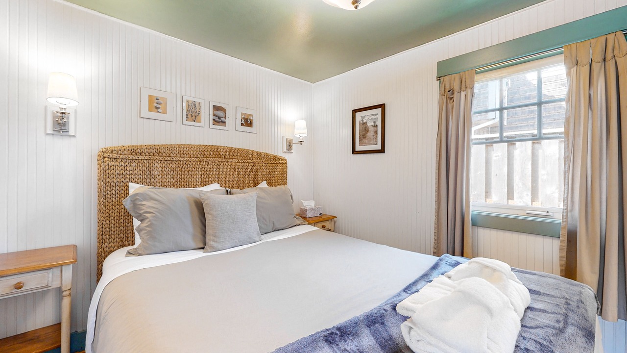 Photo of Bedroom in Downtown Cannon Beach